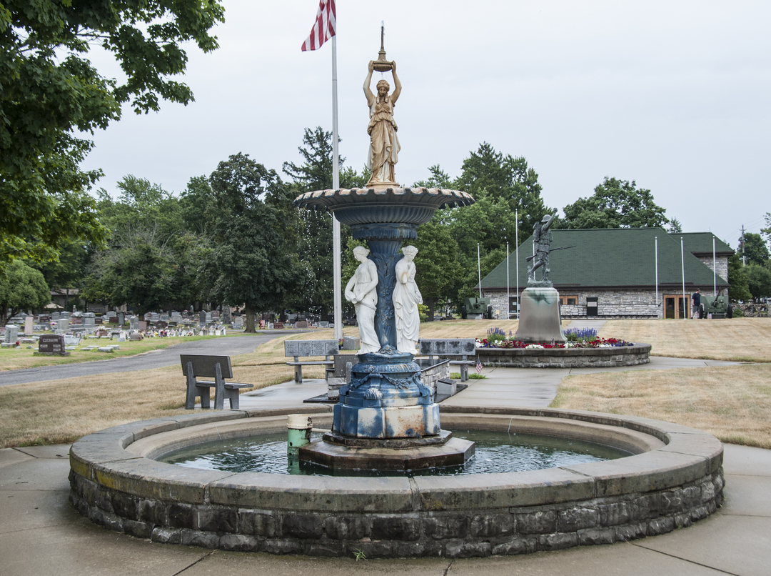 Women's Fountain of Fostoria Fountain Cemetery 2.jpg Women's Fountain of Fostoria Fountain Cemetery 2.jpg