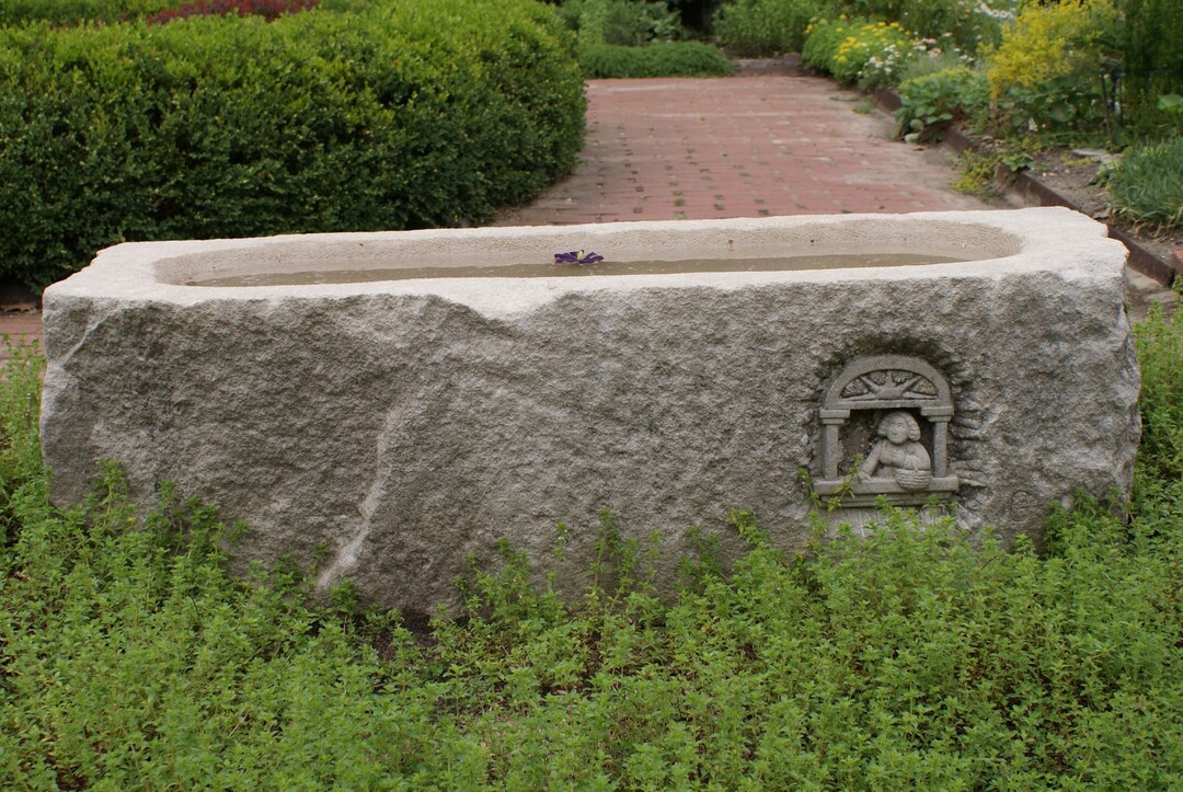 Garden Trough 1.JPG Garden Trough 1.JPG