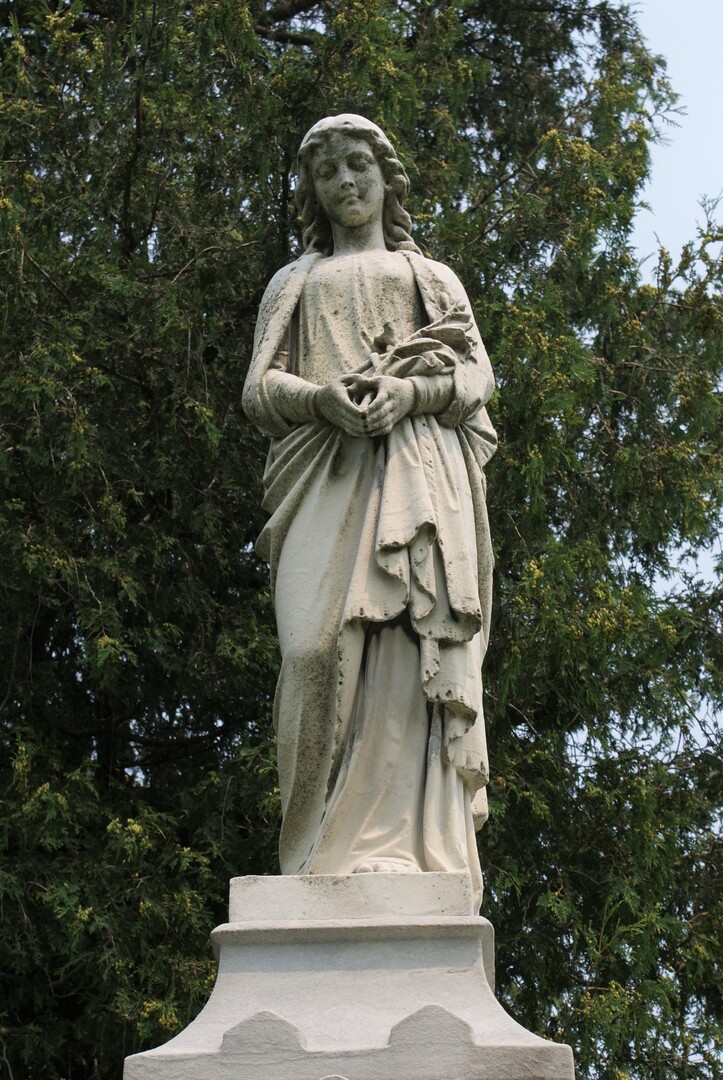 Mourning Woman closeup.JPG Mourning Woman closeup.JPG