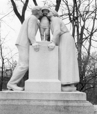 00447 A Family Story.jpg 00447 A Family Story.jpg