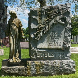 Egelston grave statue photo2.jpeg